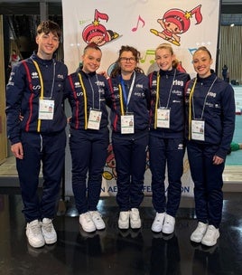 Los representantes de la sección de gimnasia del CTX en Tokio.