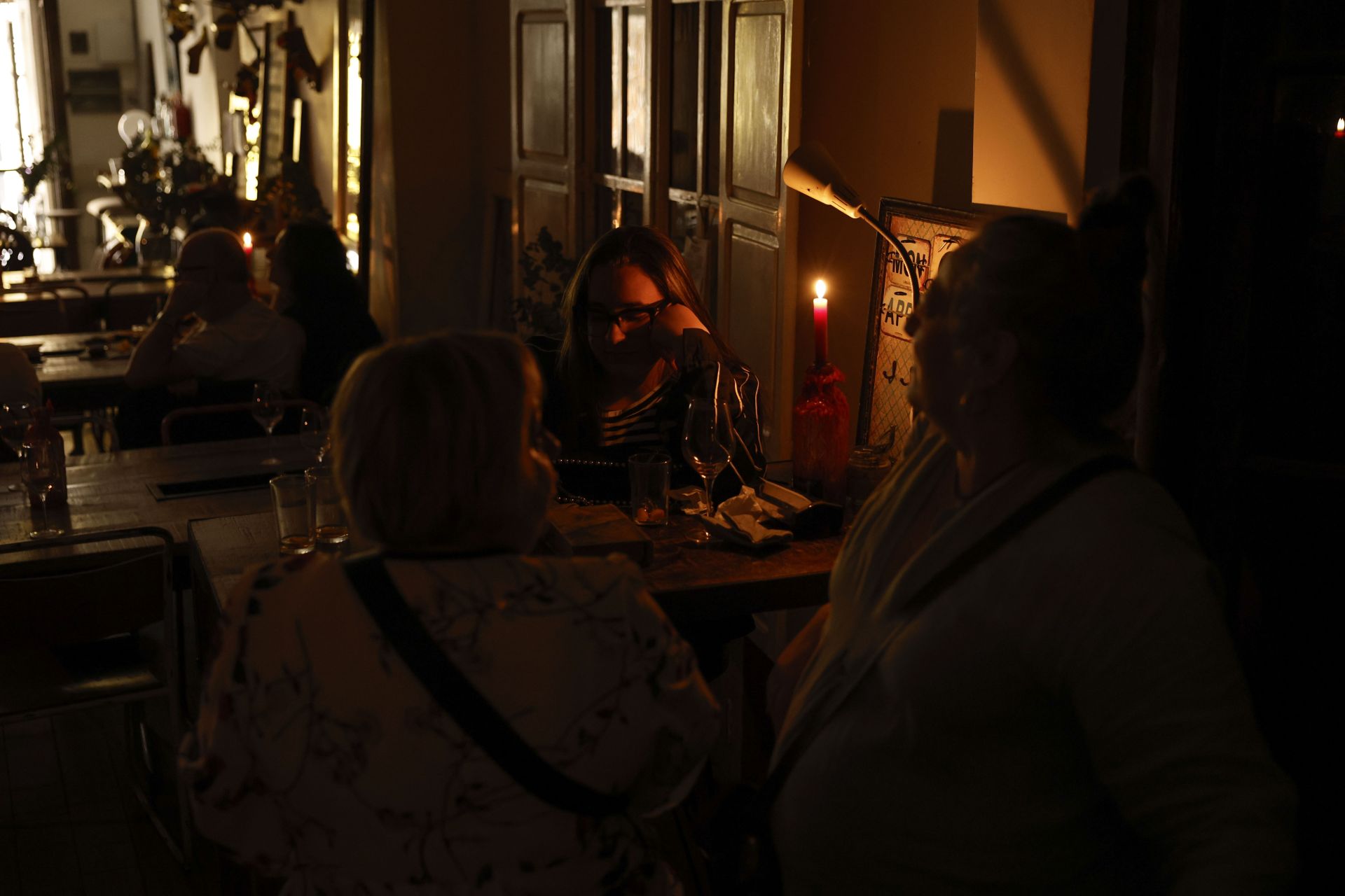 FOTOS | Así se vive un día de apagón en Valencia