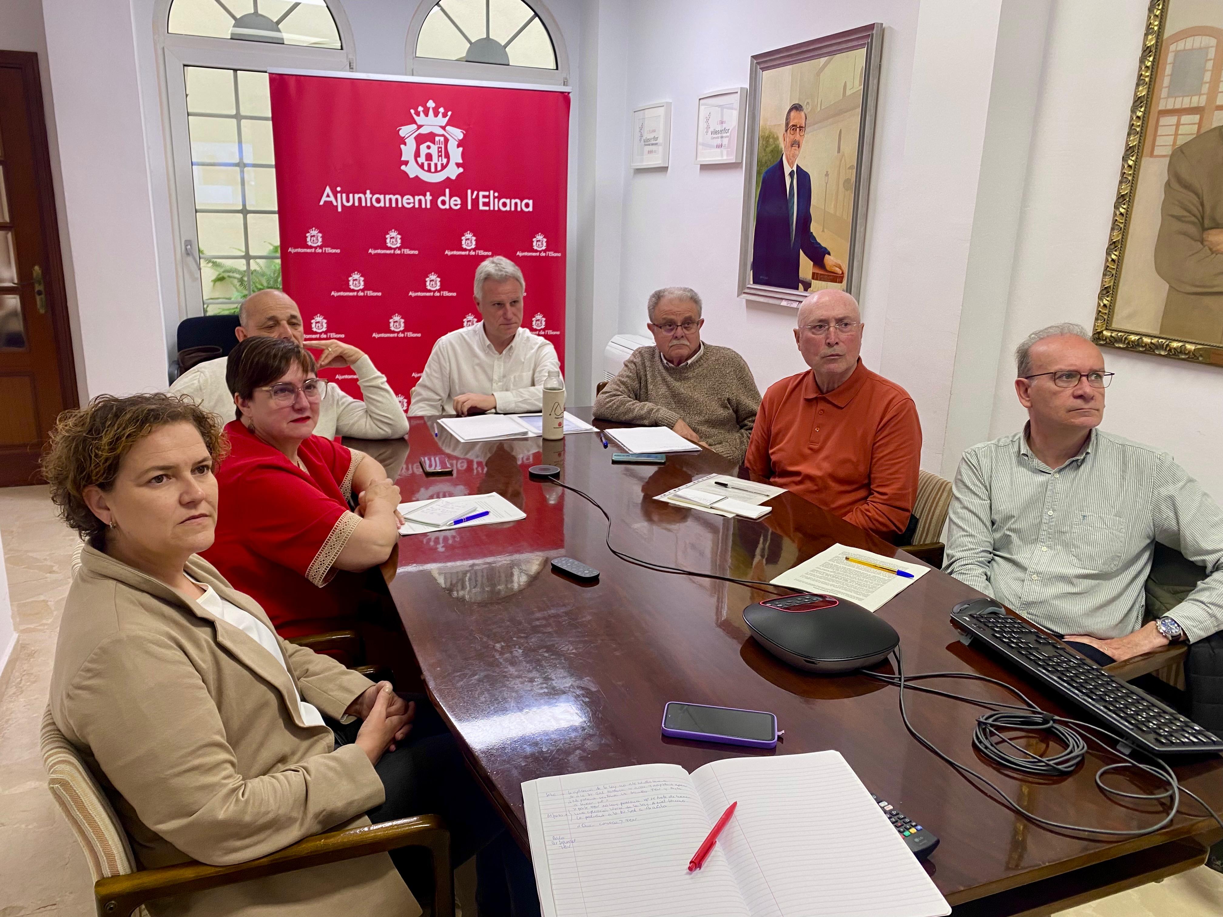 L'Eliana se reúne con FGV para buscar soluciones al paso de la estación de metro
