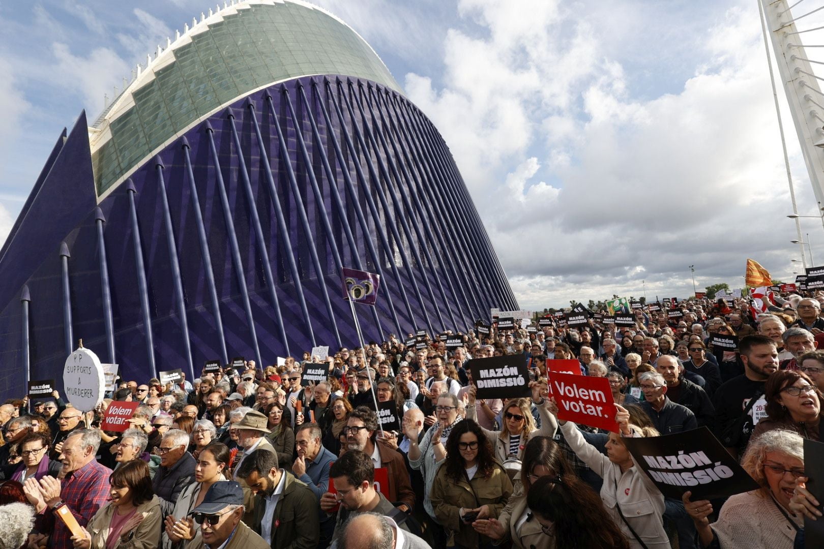 Protesta masiva contra Mazón y la gestión de la dana