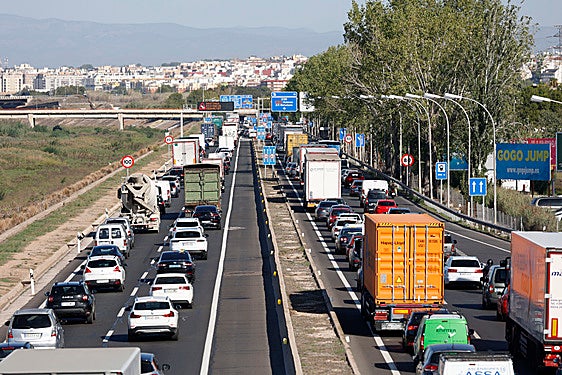 Las carreteras valencianas registrarán casi un millón de desplazamientos por el puente del 1 de mayo