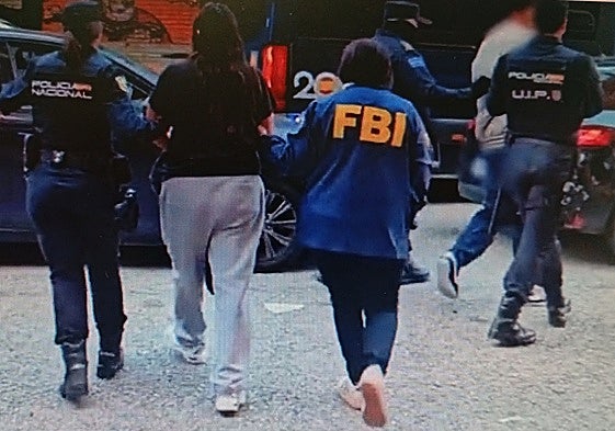 Dos de los detenidos en la operación policial.