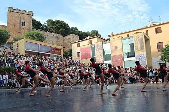 Dénia se prepara para el Festival d'arts de carrer, moviment i acció