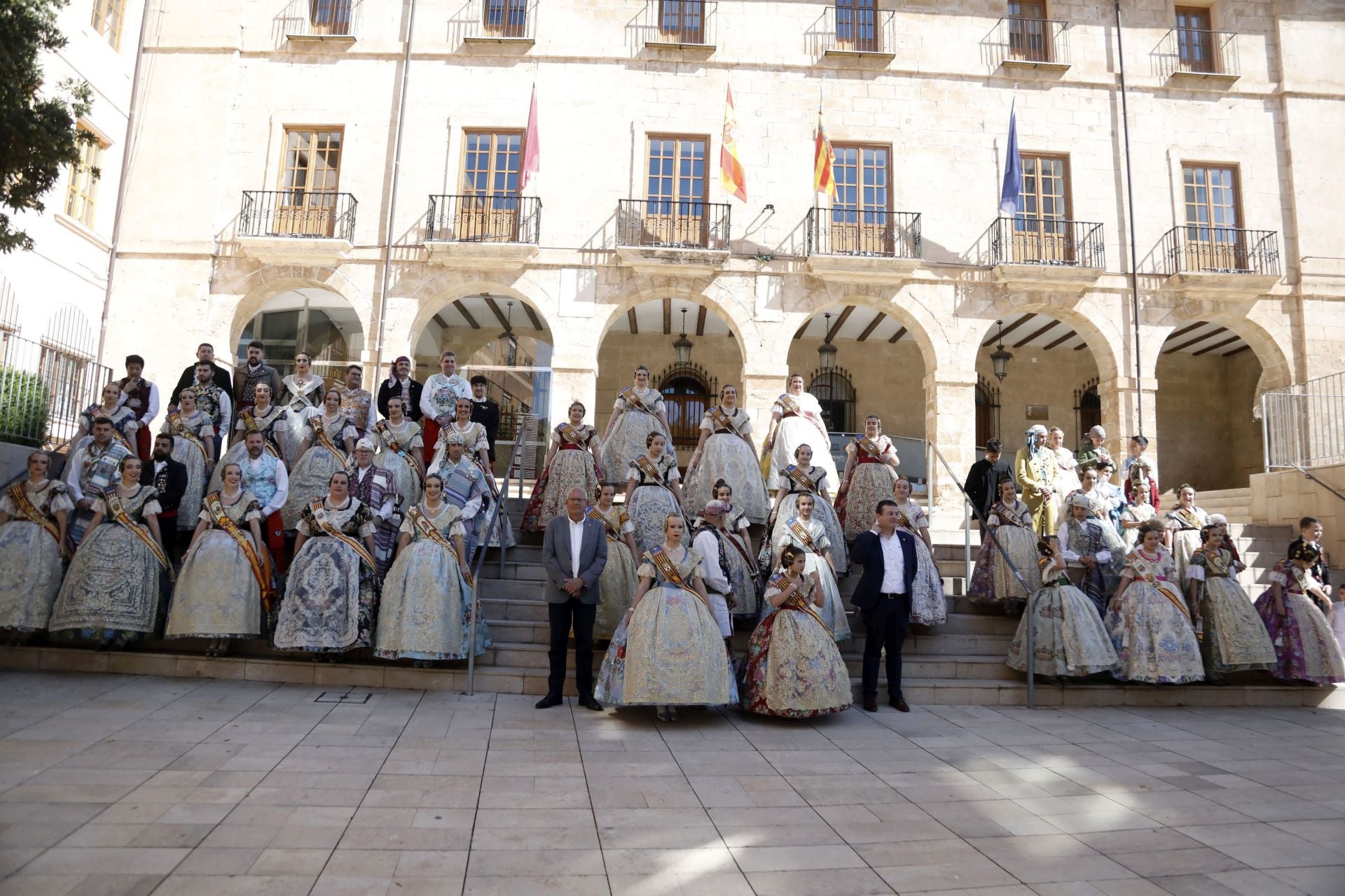 Imagen principal - Bienvenidas y despedidas en las Fallas de Dénia
