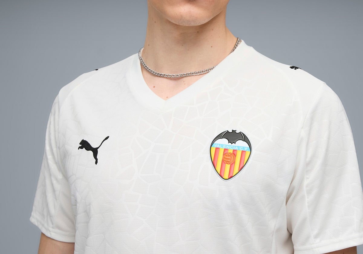 Así podrían ser las camisetas del Valencia para la temporada 2025-2026