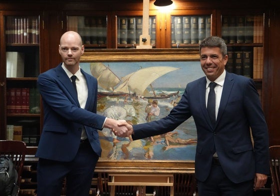 El president Mazón con Guillaume Kientz, director de la Hispanic Society of America.