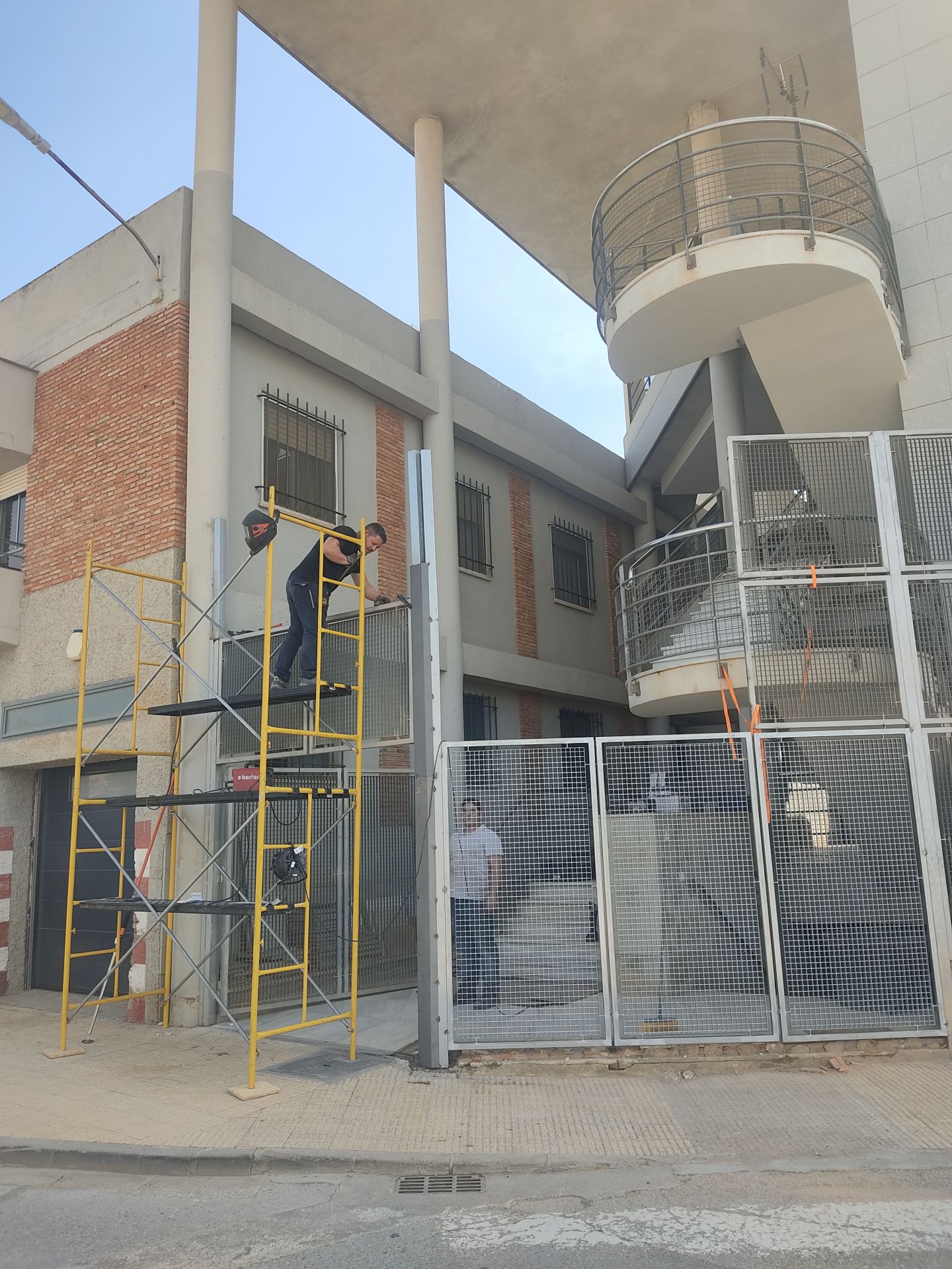 Imagen secundaria 2 - La iglesia que perdió su Virgen pero no la esperanza
