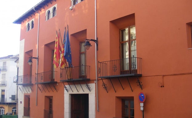 El PSPV de Ontinyent critica el pago de facturas del Ayuntamiento por un millón de euros fuera del presupuesto
