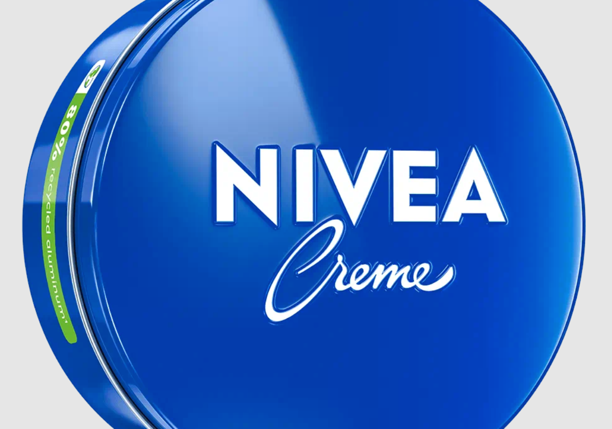 Dermatólogos analizan la calidad de la crema Nivea de lata azul y este es el resultado