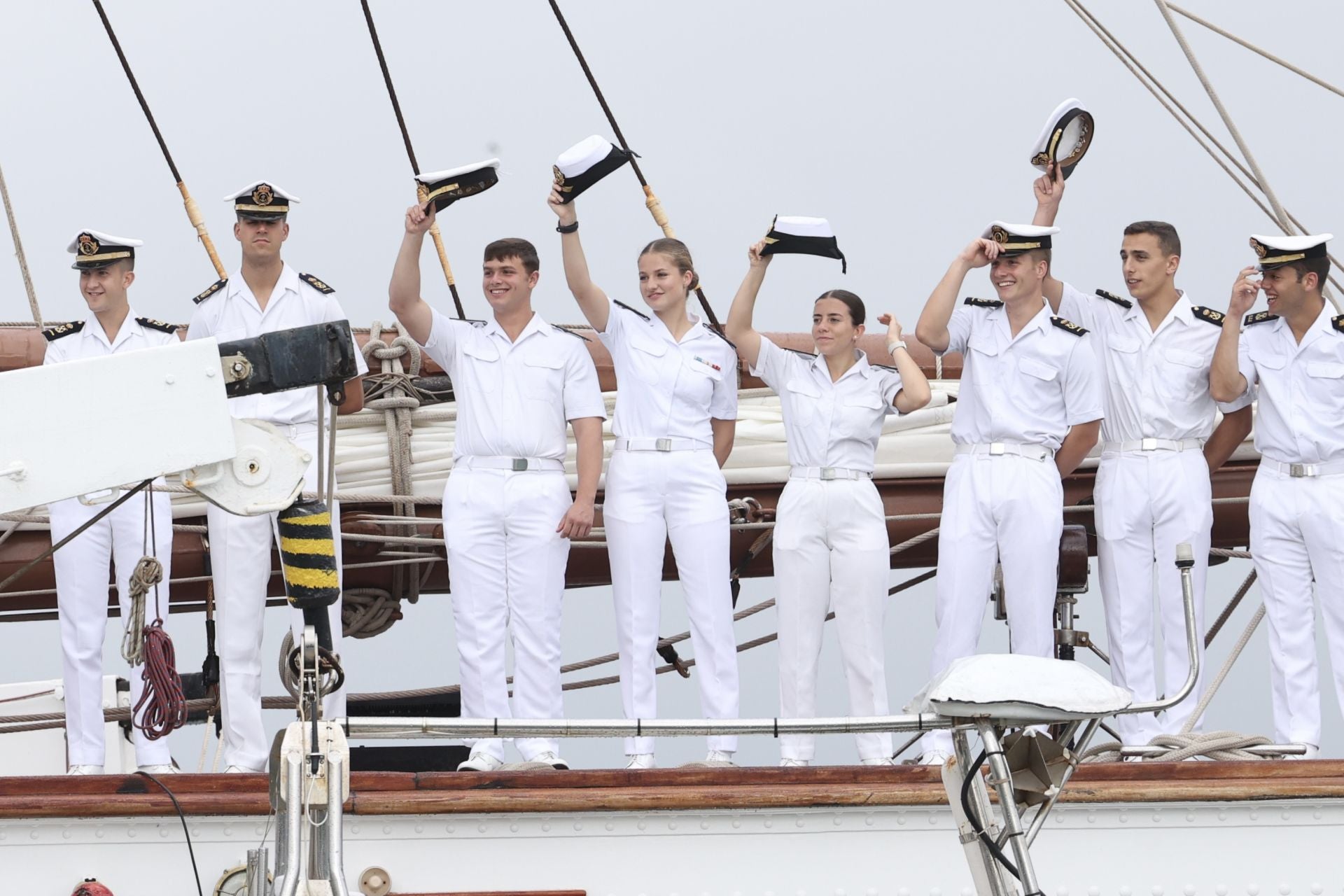 FOTOS | El emocionante reencuentro de Letizia y Leonor en Panamá