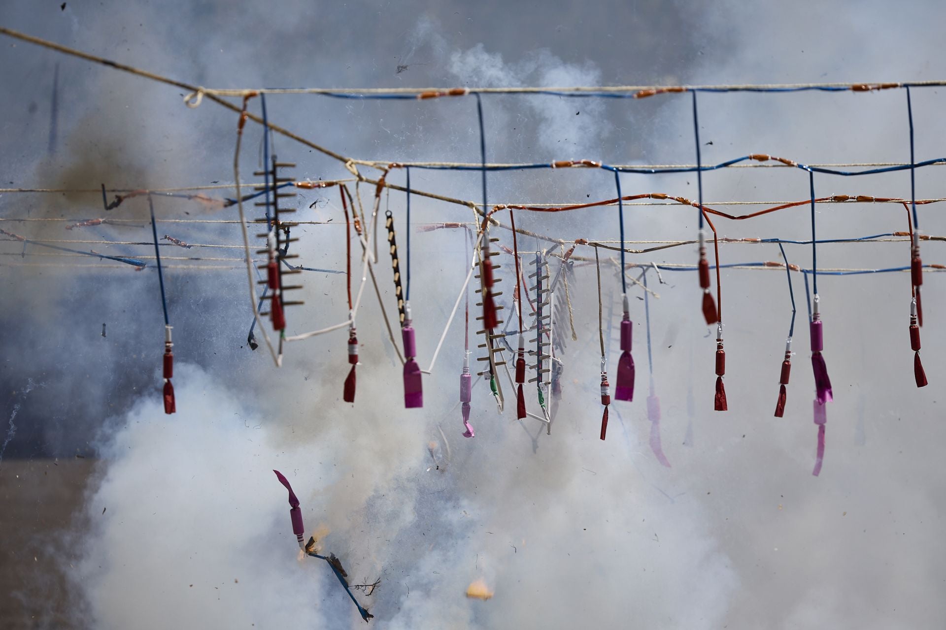 FOTOS | Así ha sido la mascletà del domingo 4 de mayo por el Día de la Madre