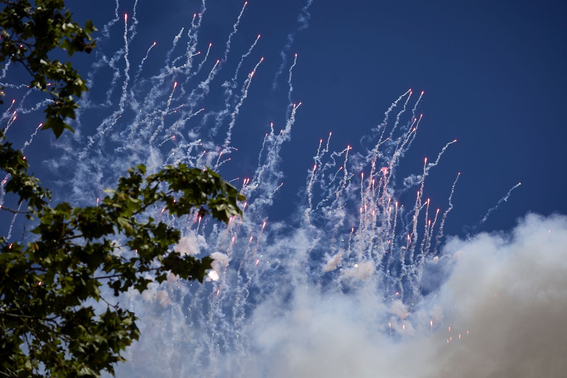 FOTOS | Así ha sido la mascletà del domingo 4 de mayo por el Día de la Madre