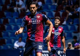 Vicente Iborra, durante el partido ante el Tenerife.