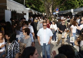 Los Jardines de Viveros han vuelto a llenarse de asistentes este domingo.