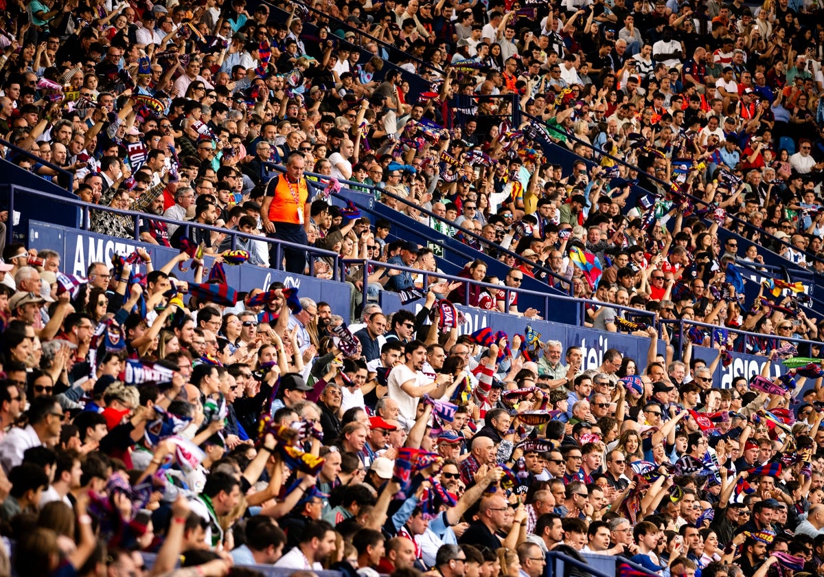 El Levante lamenta los cánticos de su afición contra el Tenerife