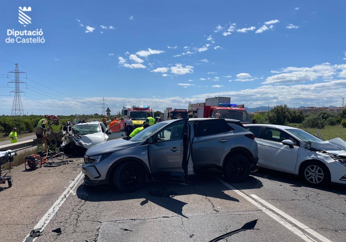 Cinco heridos en un accidente entre tres vehículos a la altura de Vila-real