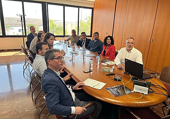 Ayuntamiento de Quart de Poblet y la Junta directiva de la AEQP.