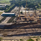 Labores de reconstrucción en el tramo final del cauce en la rambla de Poyo.