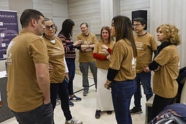 Una de las primeras reuniones de la Asociación de Damnificados por la dana Horta Sud.