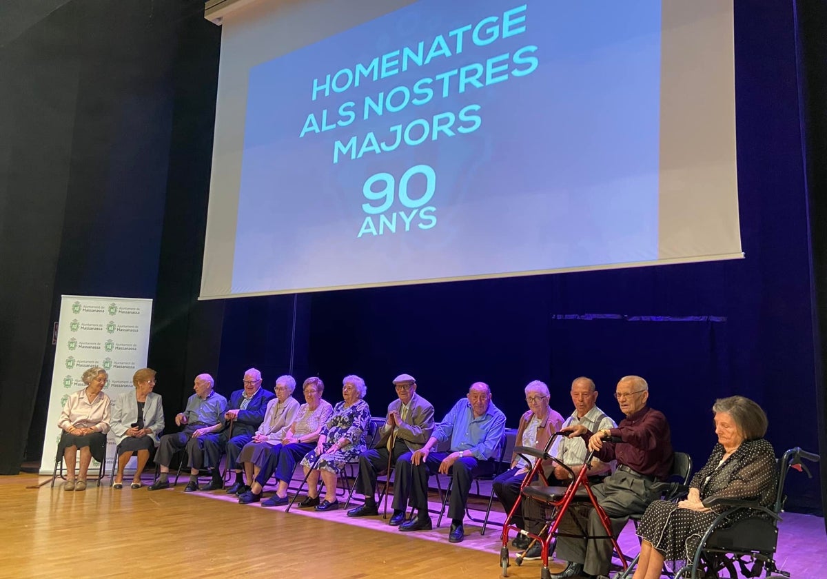 Massanassa rinde homenaje a sus mayores con un mes de actividades culturales y sociales