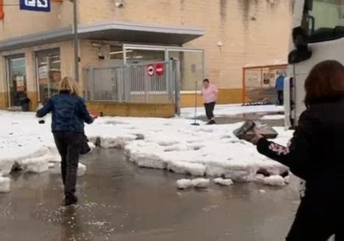 Las imágenes más impactantes del temporal de lluvia y granizo en la Comunitat
