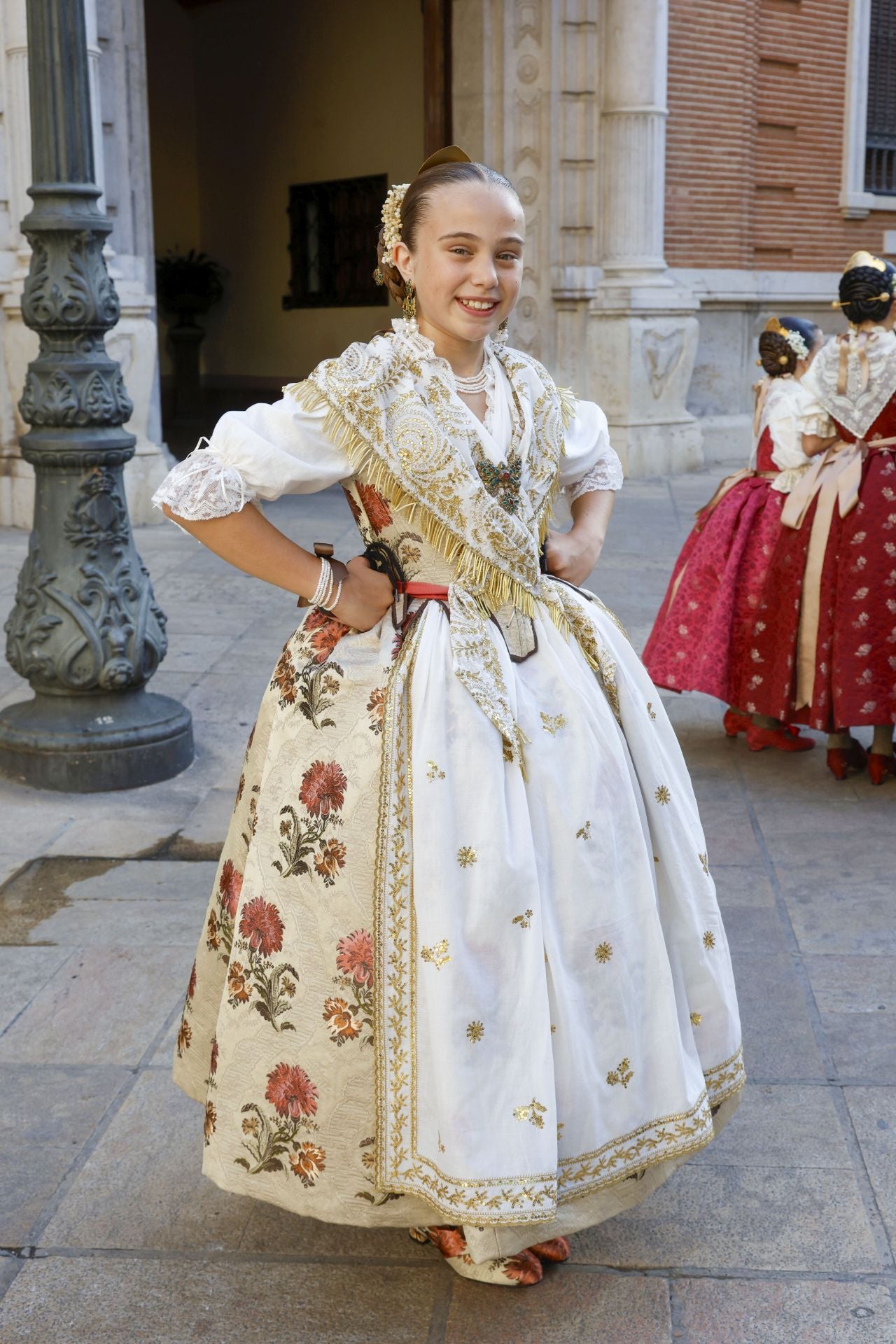 Dansà y pasarela de moda fallera