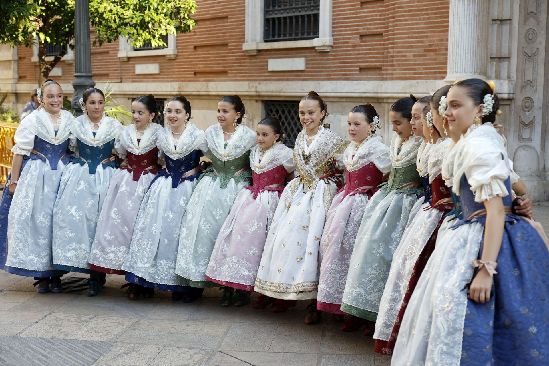 Dansà y pasarela de moda fallera
