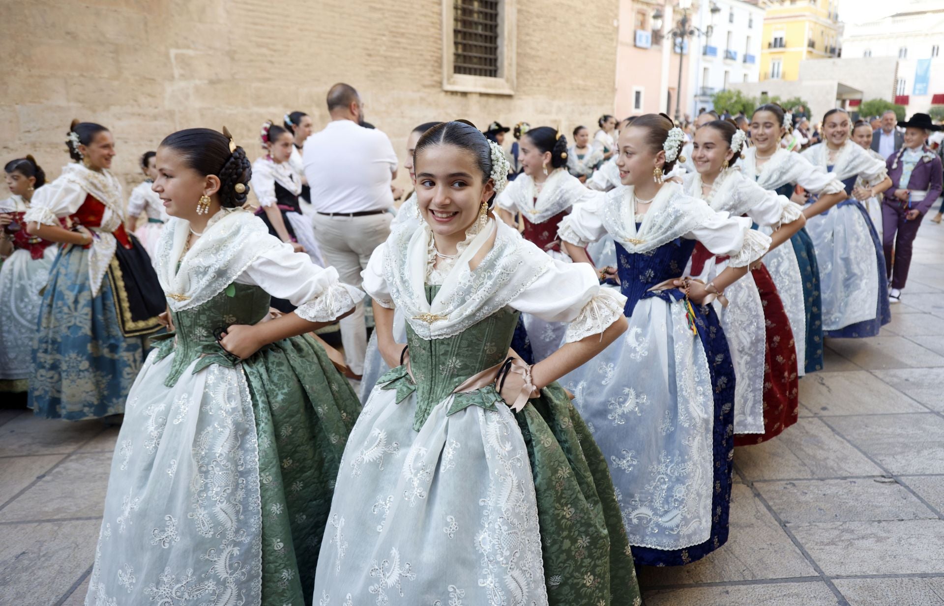 Dansà y pasarela de moda fallera