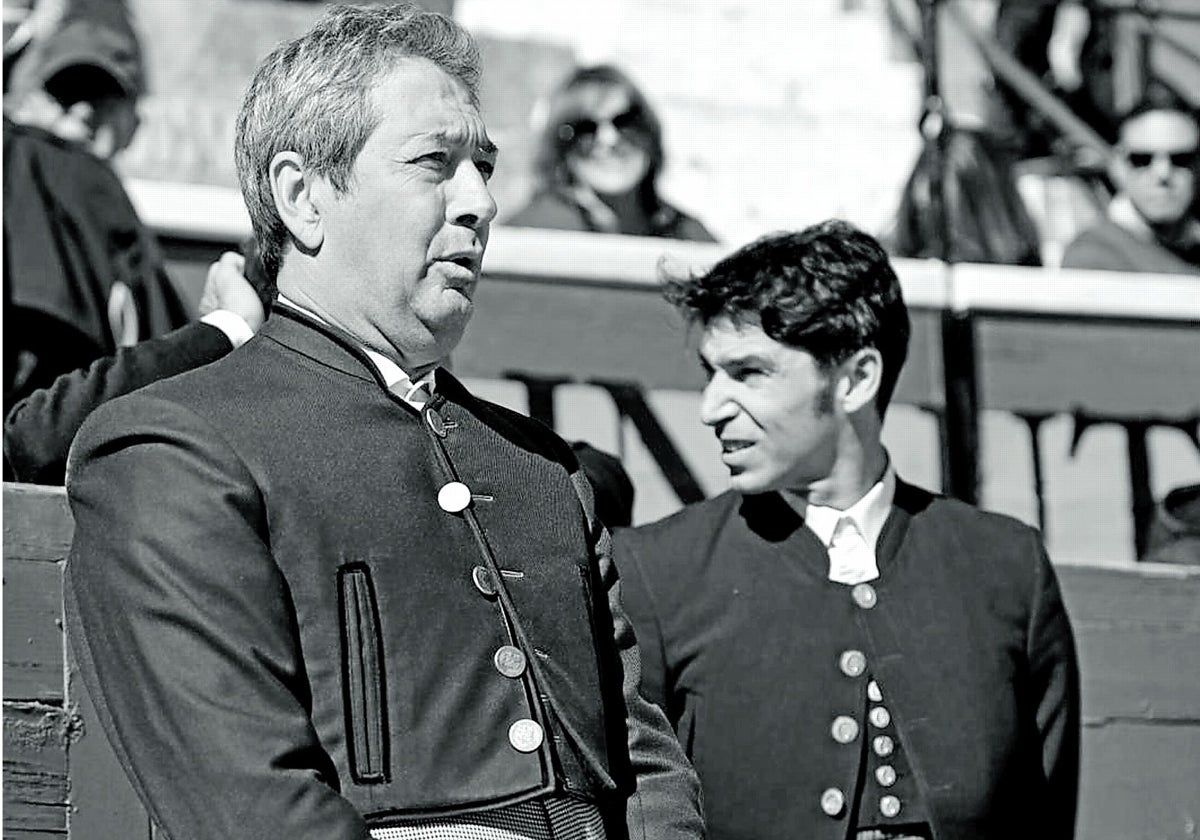 Vicente Barrera y Cayetano Rivera en la plaza de Utiel.