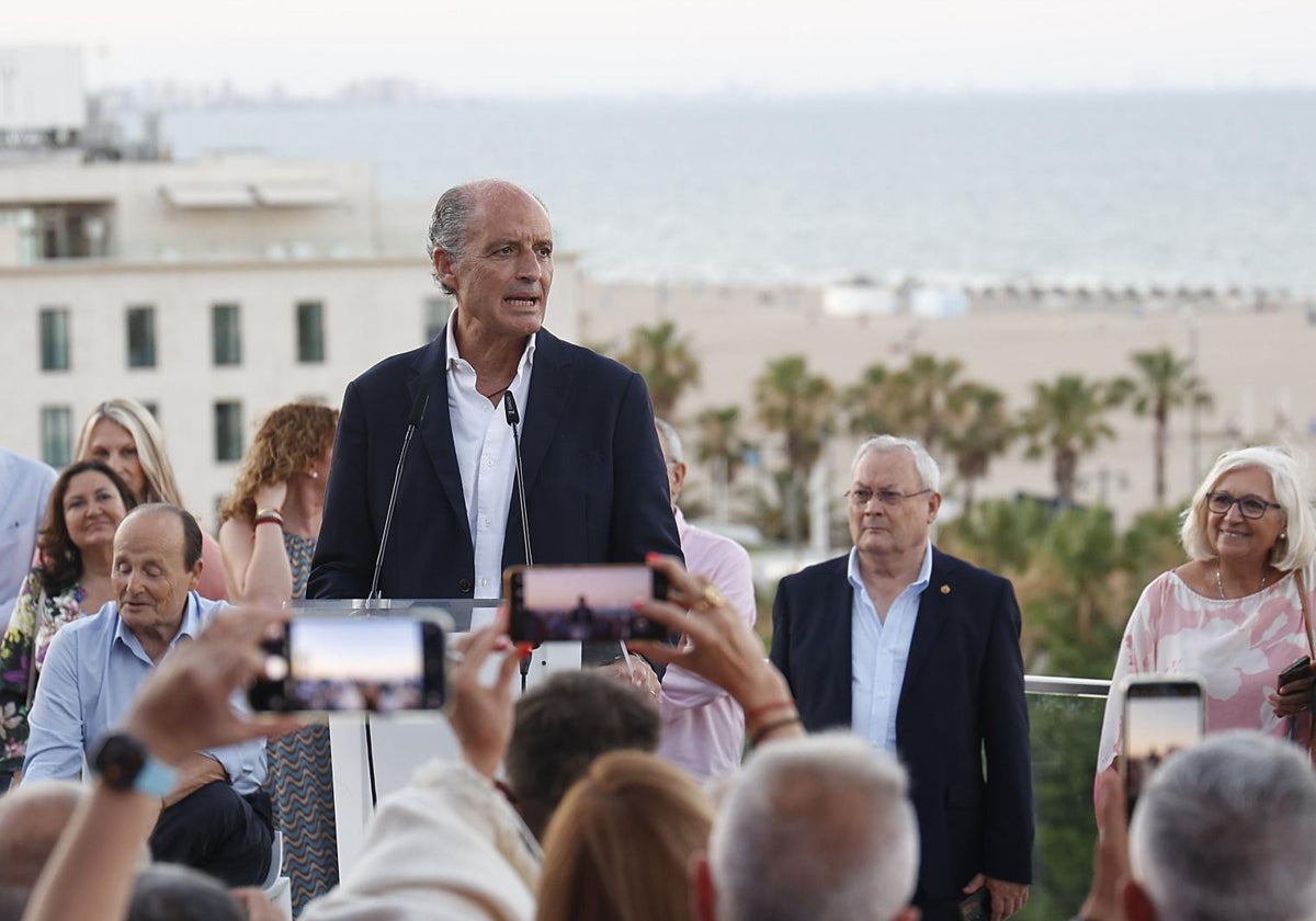 Camps, en el acto organizado en julio del año pasado, también en Veles e Vents.