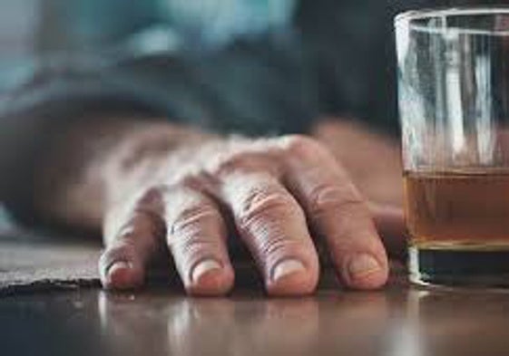 El alcoholismo en la edad madura: una enfermedad casi invisible