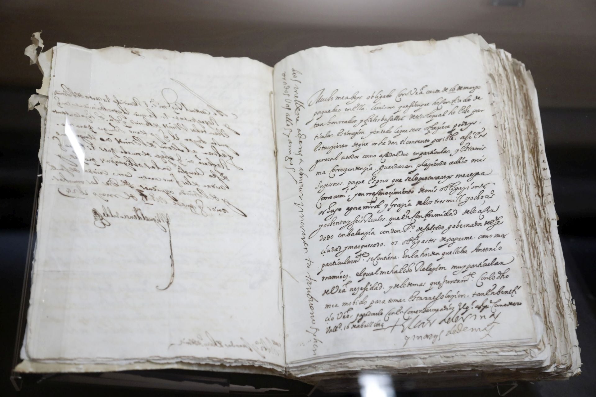 Imagen secundaria 2 - Dénia rememora el luto por la muerte del V marqués de la ciudad hace 400 años