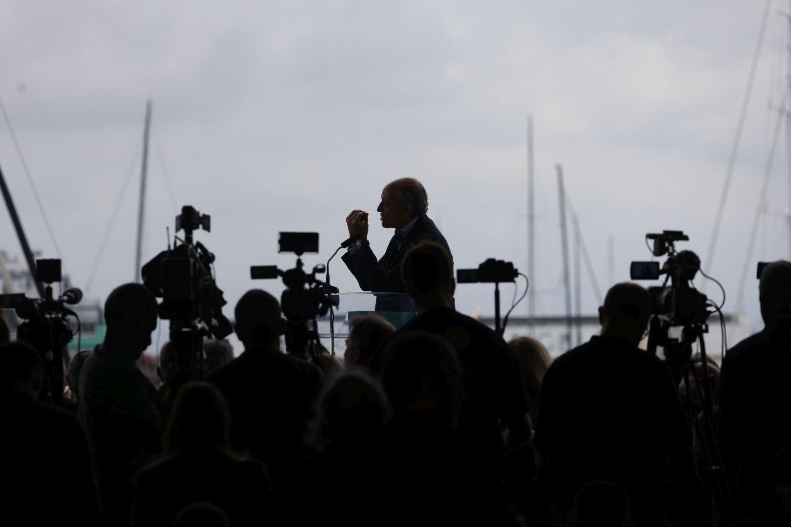 Fotos: los asistentes al mitin de Camps en Valencia