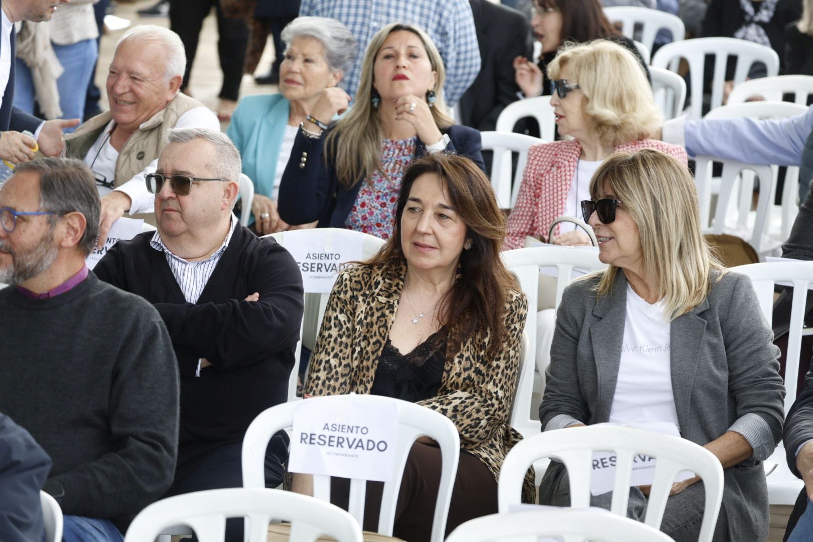 Fotos: los asistentes al mitin de Camps en Valencia