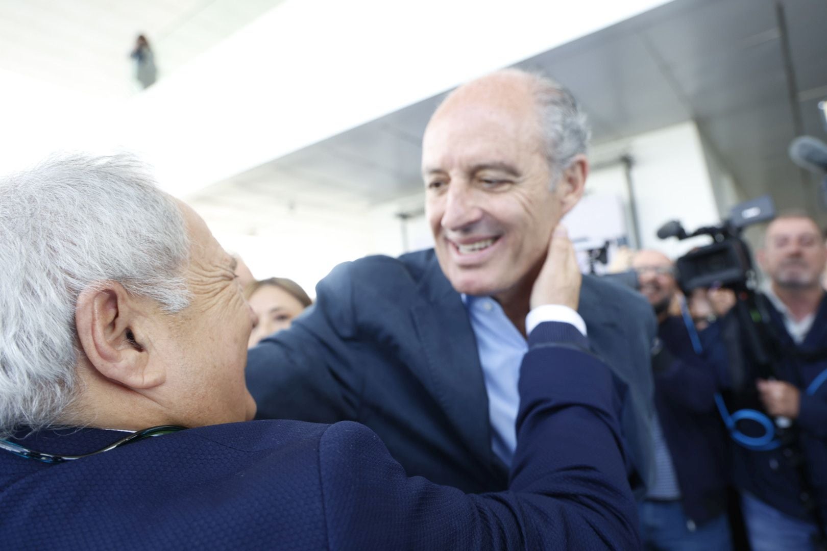 Fotos: los asistentes al mitin de Camps en Valencia