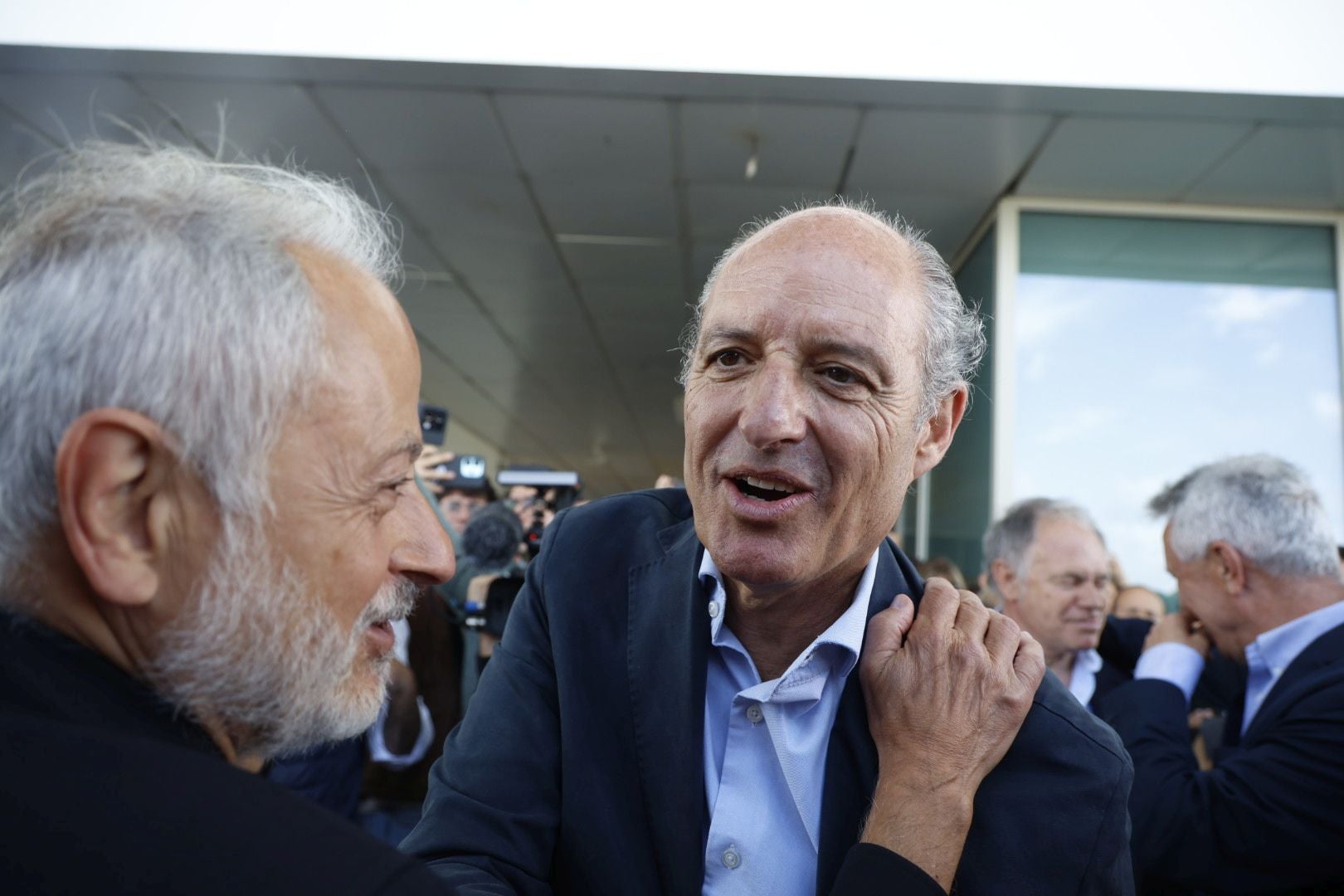 Fotos: los asistentes al mitin de Camps en Valencia