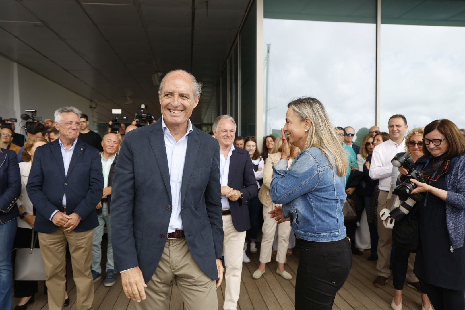 Fotos: los asistentes al mitin de Camps en Valencia