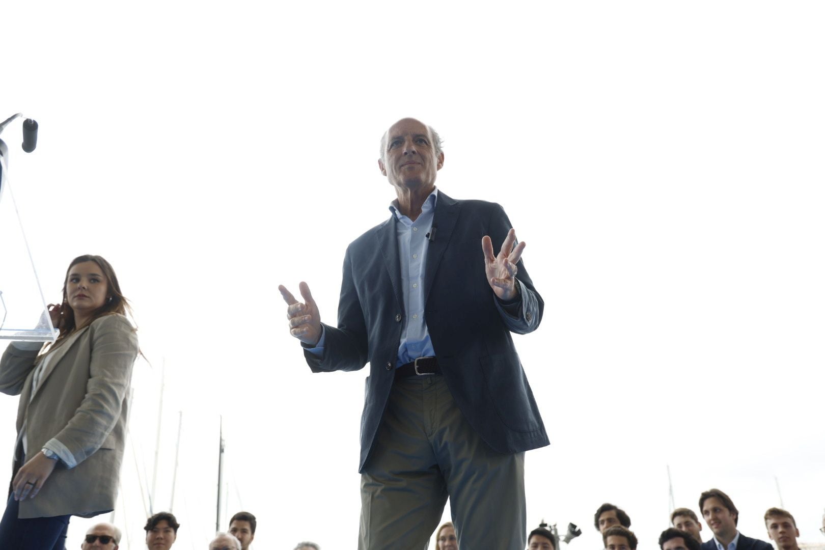Fotos: los asistentes al mitin de Camps en Valencia
