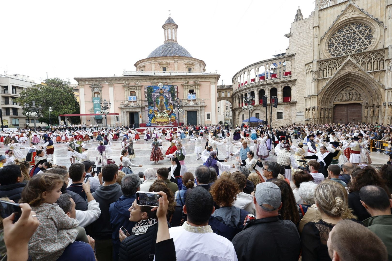 El pueblo valenciano se prepara para vivir una fiesta de la Virgen marcada por la dana