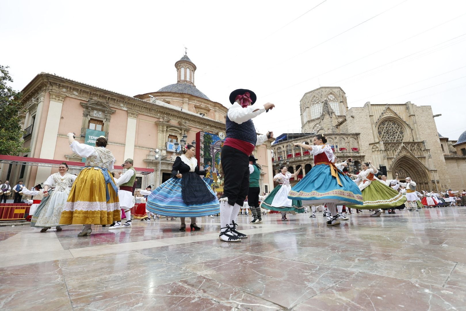 El pueblo valenciano se prepara para vivir una fiesta de la Virgen marcada por la dana