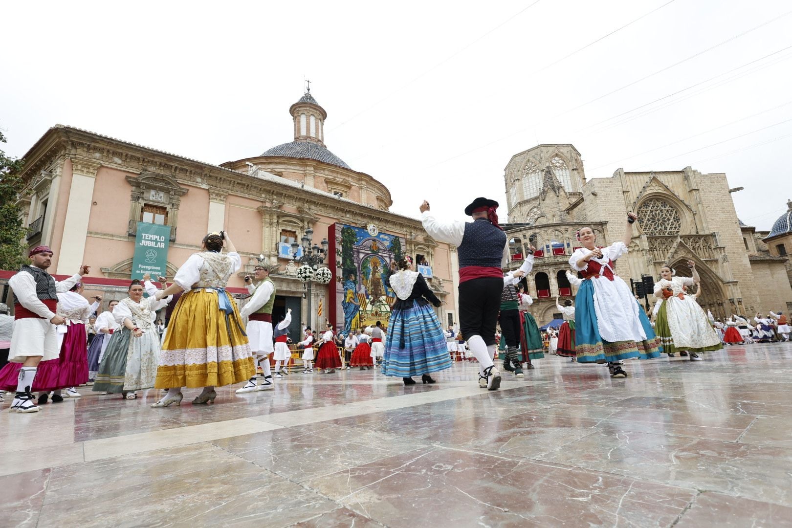 El pueblo valenciano se prepara para vivir una fiesta de la Virgen marcada por la dana