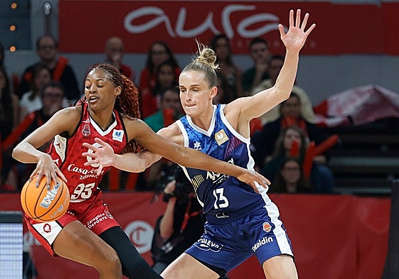 Fiebich y Mawuli durante el segundo partido de la final.