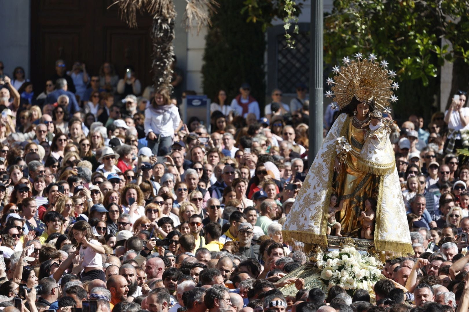 Valencia se entrega a la Mare de Déu en 2025
