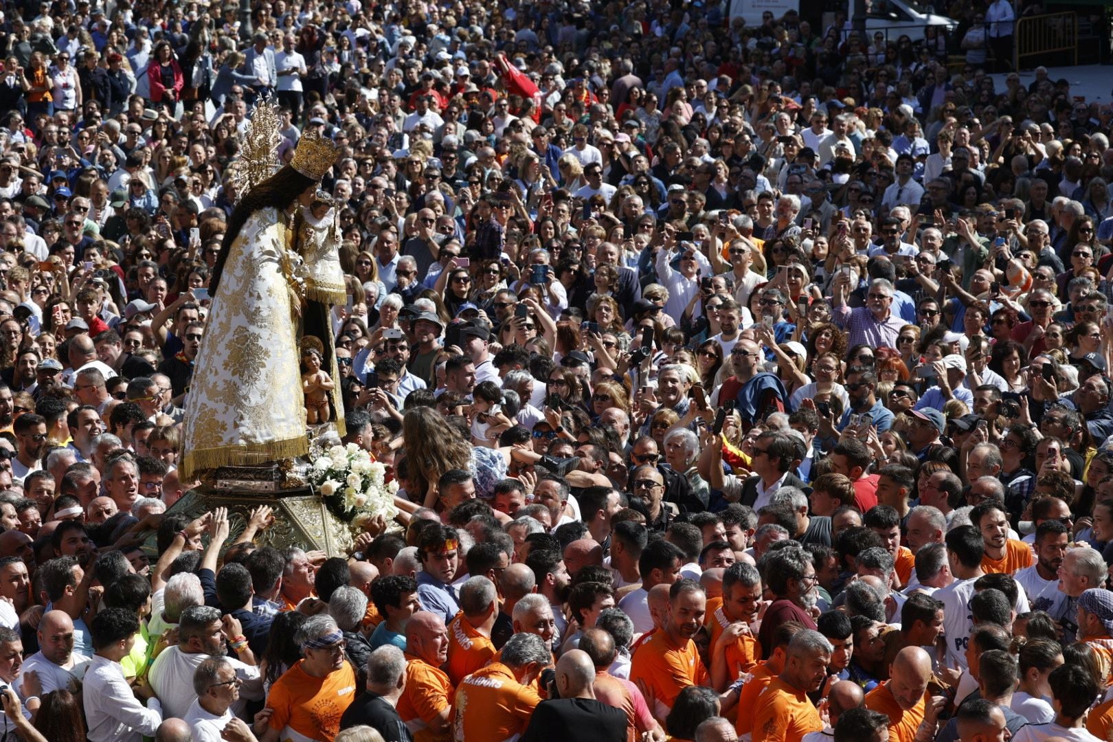 Valencia se entrega a la Mare de Déu en 2025