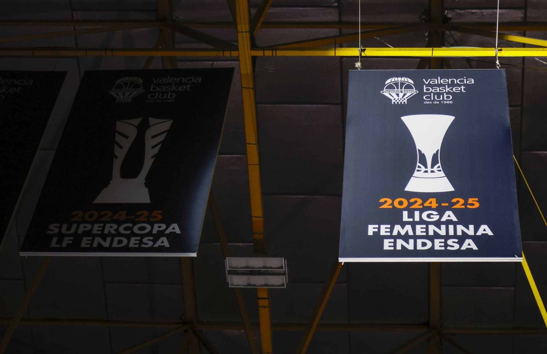 El Valencia Basket femenino celebra su tercer título consecutivo
