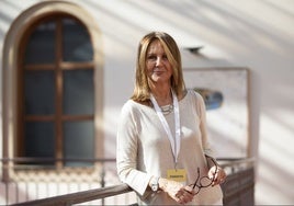 La escritora María Dueñas
