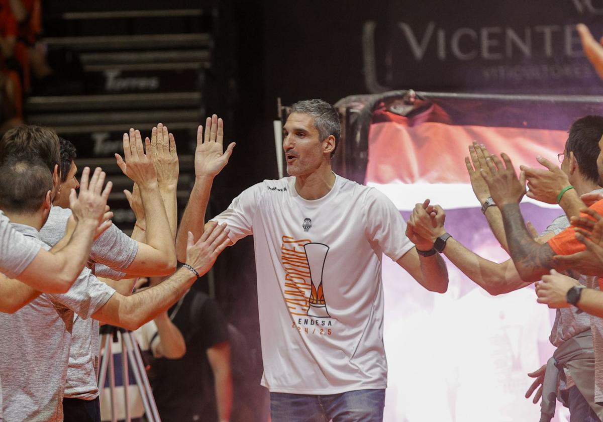Rubén Burgos: «Es imprescindible que las jugadoras se quieran y se admiren entre ellas»