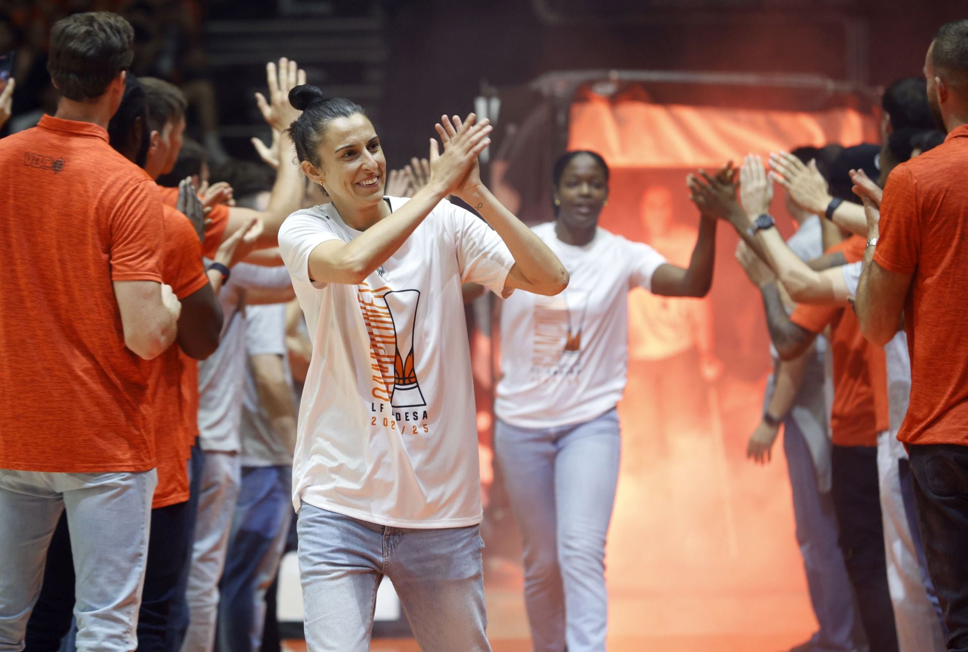 El Valencia Basket femenino celebra su tercer título consecutivo