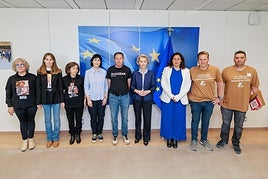 Ursula von der Leyen, con representantes de las asociaciones de víctimas de la dana.