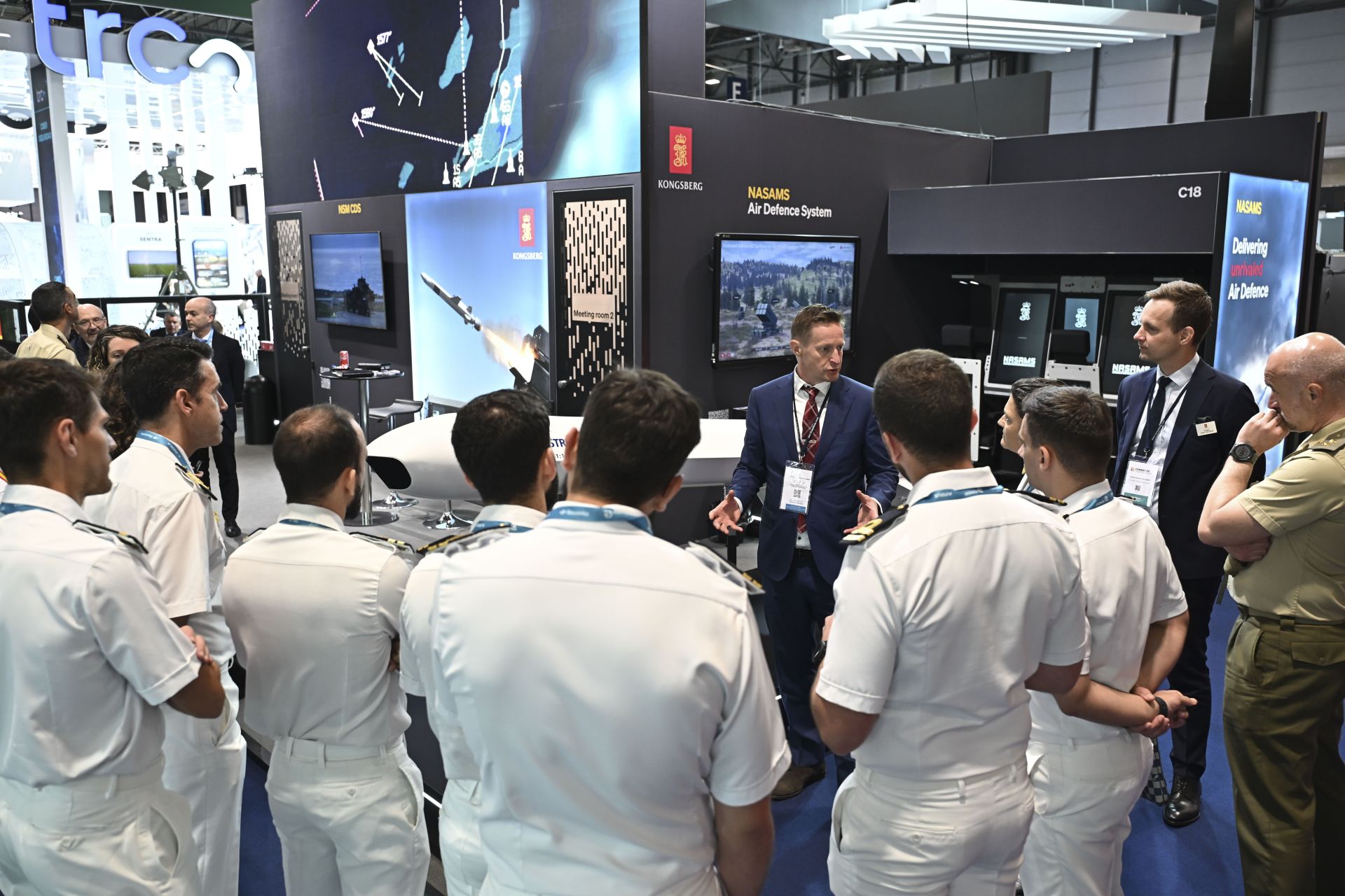 España muestra la última tecnología militar en FEINDEF